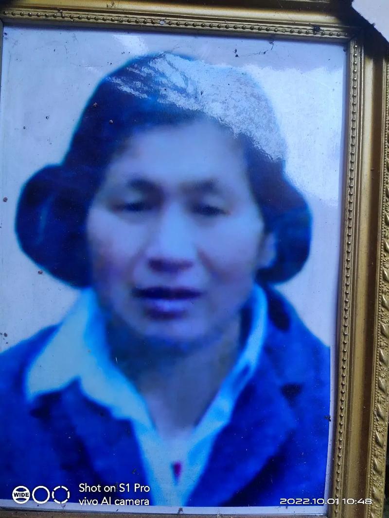 49.ccm澳门开奖和男生带妈妈遗照高考与带着妈妈遗像上清华